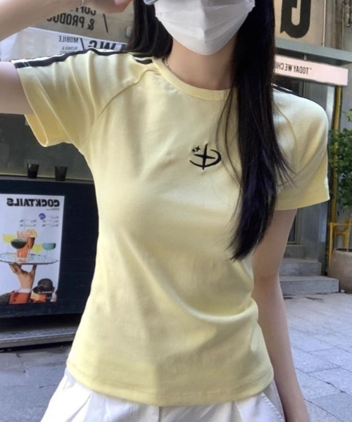 Vipoa(ヴィポア)の「刺繍デザインスリムTEE(Tシャツ/カットソー・レディース・イエロー/グレー/ブラック・FREE)」の15枚目の写真