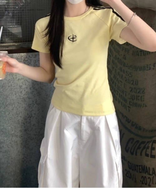 Vipoa(ヴィポア)の「刺繍デザインスリムTEE(Tシャツ/カットソー・レディース・イエロー/グレー/ブラック・FREE)」の16枚目の写真