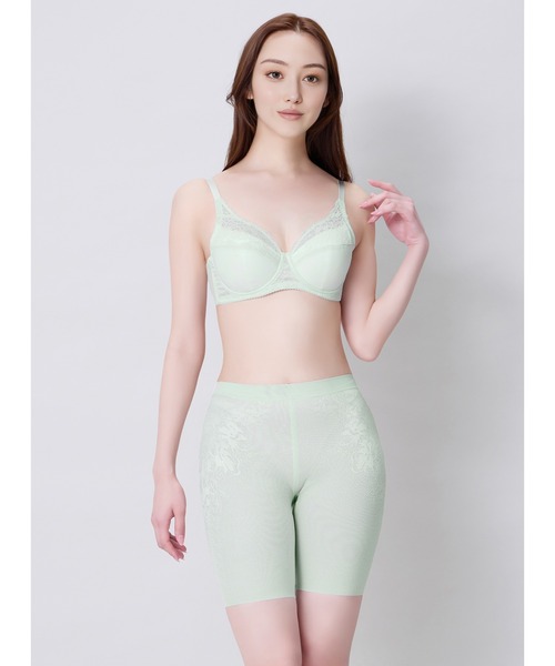 WING（ウイング）の「「夏の涼軽パンツ」　ガードル　ロング丈（ショーツ・レディース・ベージュ/ミント・58/64/70/76/82）」の4枚目の写真
