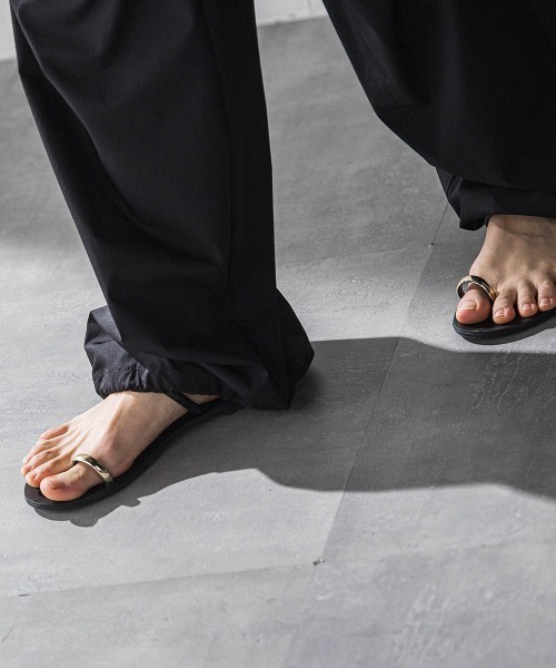 MAYSON GREY（メイソングレイ）の「撥水サイドラインパラシュートパンツ≪手洗い可能≫（その他パンツ・レディース・ブラック/ホワイト/ボルドー/ベージュ・M/L）」の7枚目の写真