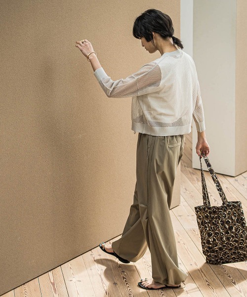 MAYSON GREY（メイソングレイ）の「撥水サイドラインパラシュートパンツ≪手洗い可能≫（その他パンツ・レディース・ブラック/ホワイト/ボルドー/ベージュ・M/L）」の12枚目の写真