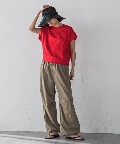 MAYSON GREY（メイソングレイ）の「撥水サイドラインパラシュートパンツ≪手洗い可能≫（その他パンツ・レディース・ブラック/ホワイト/ボルドー/ベージュ・M/L）」の5枚目の写真