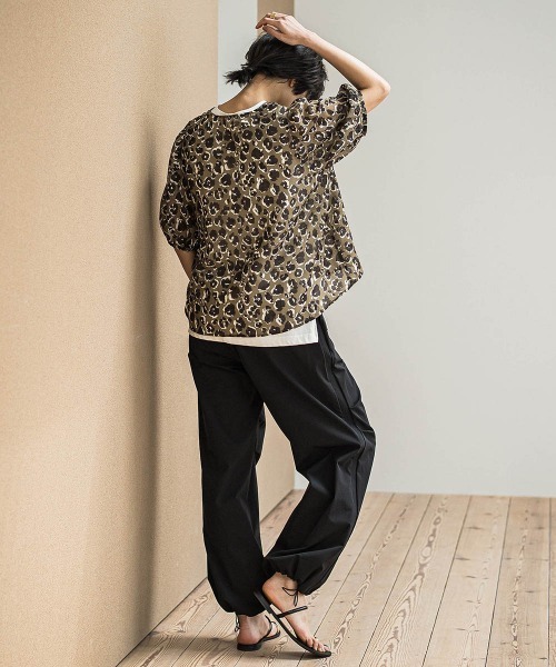 MAYSON GREY（メイソングレイ）の「撥水サイドラインパラシュートパンツ≪手洗い可能≫（その他パンツ・レディース・ブラック/ホワイト/ボルドー/ベージュ・M/L）」の21枚目の写真