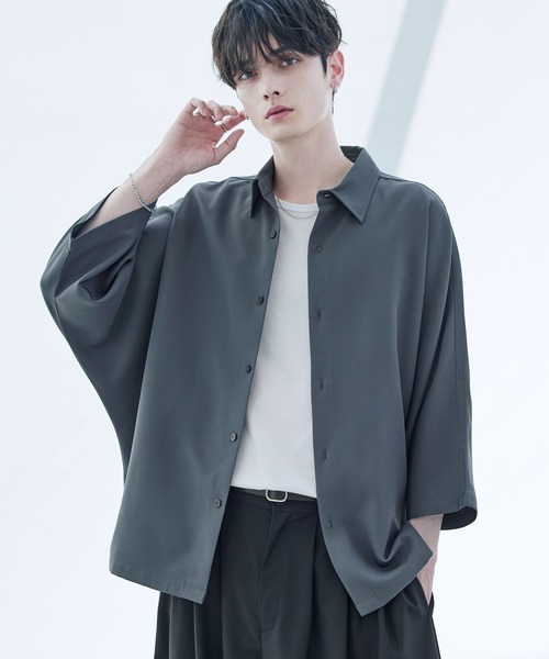 ASTRONOMY（アストロノミー）の「リッチドレープスムースビッグシルエットドルマンシャツ TPU/総柄ジャガード/ライトデニム（シャツ/ブラウス・メンズ・ホワイト系/ブラック/ブルーグレー/ブラック系2/グレー系/ブルー系2/ワイン系/ホワイト/ブラック系/チャコール/ブルー系・S/M/L/XL）」の7枚目の写真