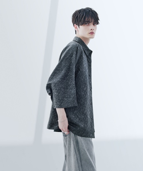 ASTRONOMY（アストロノミー）の「リッチドレープスムースビッグシルエットドルマンシャツ TPU/総柄ジャガード/ライトデニム（シャツ/ブラウス・メンズ・ホワイト系/ブラック/ブルーグレー/ブラック系2/グレー系/ブルー系2/ワイン系/ホワイト/ブラック系/チャコール/ブルー系・S/M/L/XL）」の19枚目の写真