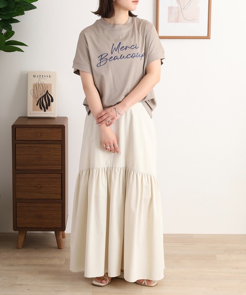 EGLANTINE(エグランティーヌ)の「EGLANTINE ロゴ半袖Tシャツ【日本製】(Tシャツ/カットソー・レディース・チャコールグレー/ダークグリーン/グレイッシュベージュ/ローズ/ライトグリーン・40)」の15枚目の写真