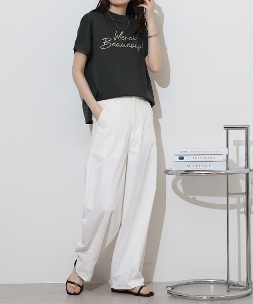 EGLANTINE(エグランティーヌ)の「EGLANTINE ロゴ半袖Tシャツ【日本製】(Tシャツ/カットソー・レディース・チャコールグレー/ダークグリーン/グレイッシュベージュ/ローズ/ライトグリーン・40)」の19枚目の写真