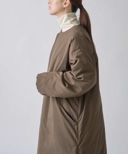 miffew（ミフュー）の「「miffew/ ミフュー」COLLARLESS DOWN COAT（ダウンジャケット/コート・レディース・ブラウン/グレイッシュベージュ/ブラック・2/1）」の4枚目の写真