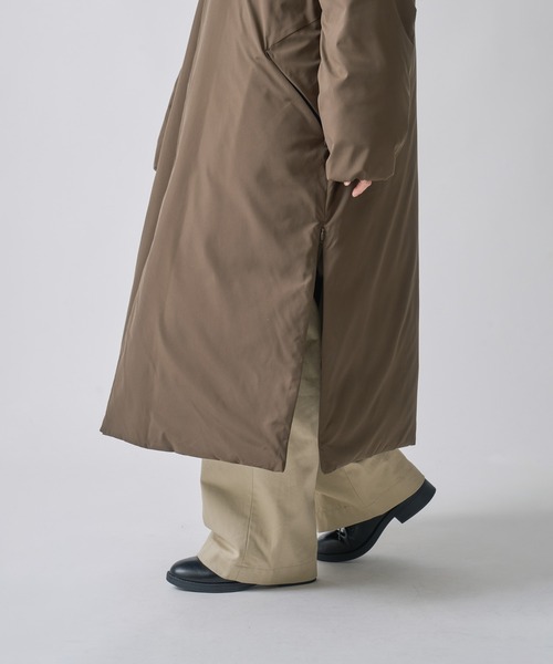 miffew（ミフュー）の「「miffew/ ミフュー」COLLARLESS DOWN COAT（ダウンジャケット/コート・レディース・ブラウン/グレイッシュベージュ/ブラック・2/1）」の8枚目の写真
