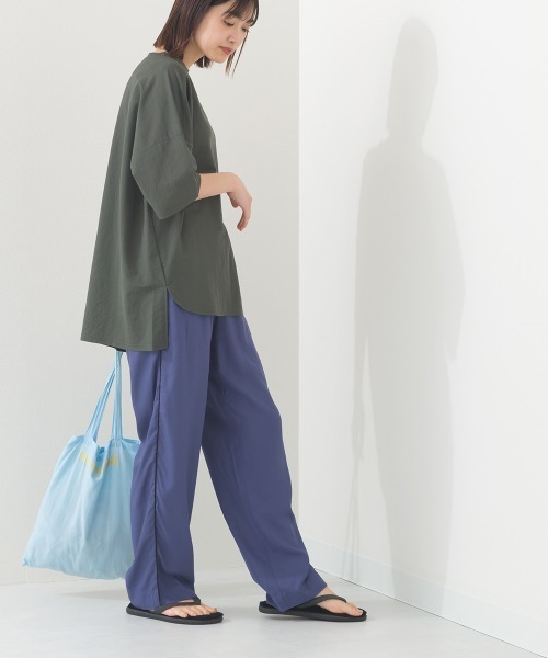 OMNES(オムネス)の「接触冷感オーバーサイズ半袖プルオーバーTシャツ(Tシャツ/カットソー・レディース・ブラック/オフホワイト/グレー/ダークグリーン/ネイビー/イエロー/ブルー系その他/ブラウン・FREE)」の18枚目の写真