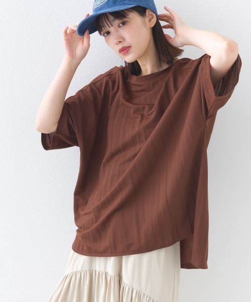 OMNES(オムネス)の「接触冷感オーバーサイズ半袖プルオーバーTシャツ(Tシャツ/カットソー・レディース・ブラック/オフホワイト/グレー/ダークグリーン/ネイビー/イエロー/ブルー系その他/ブラウン・FREE)」の13枚目の写真