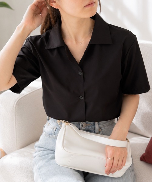 Dewlily(デューリリー)の「首元もスッキリなカジュアルシャツ!カラバリ豊富◎ オープンカラー半袖シャツ(シャツ/ブラウス・レディース・ブラウン/グリーン/ベージュ/イエロー/ブラック/ブルー/カーキ・FREE)」の2枚目の写真