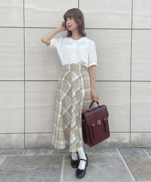 セール】ミニブーケ刺繍カットワーク半袖ブラウス 夏服（シャツ