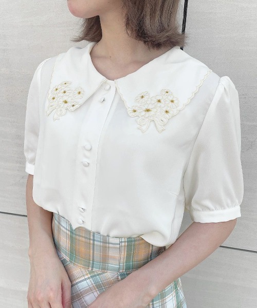 F i.n.t（フィント）の「ミニブーケ刺繍カットワーク半袖ブラウス　夏服（シャツ/ブラウス・レディース・ラベンダー/オフホワイト・FREE）」の13枚目の写真