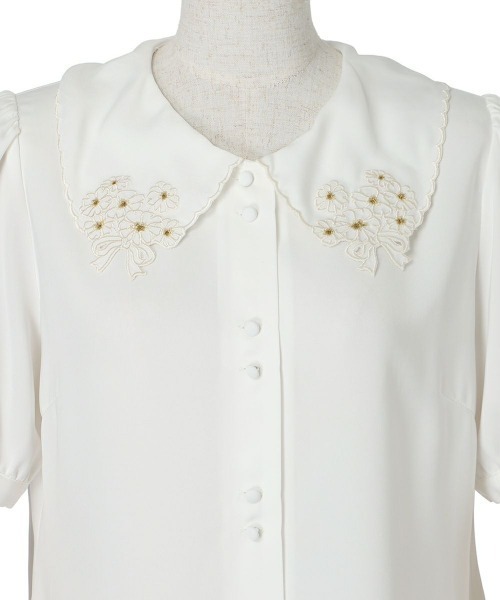 F i.n.t（フィント）の「ミニブーケ刺繍カットワーク半袖ブラウス　夏服（シャツ/ブラウス・レディース・ラベンダー/オフホワイト・FREE）」の4枚目の写真