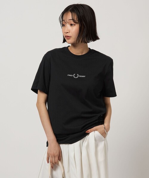 FRED PERRY＞ エンブロイダリー ショートスリーブ Tシャツ（Tシャツ