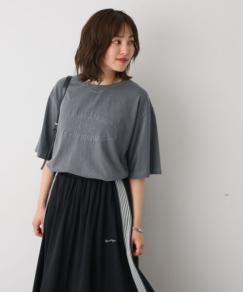 CRAFT STANDARD BOUTIQUE(クラフトスタンダードブティック)の「ピグメント刺繍TEE2【ユニセックス】(Tシャツ/カットソー・レディース・ベージュ/グレー/チャコールグレー・M/L)」の16枚目の写真