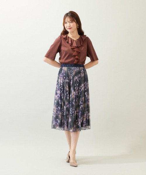 Rose Tiara(ローズティアラ)の「【接触冷感/綿100%/手洗いOK】フリルカットソー(Tシャツ/カットソー・レディース・ネイビー/ブラウン/レッド・42/46/38)」の10枚目の写真