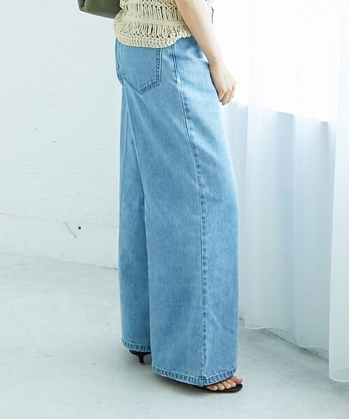 le.coeur blanc（ルクールブラン）の「デニムバギーパンツ（デニムパンツ・レディース・サックスブルー/ブルー・38/36）」の11枚目の写真