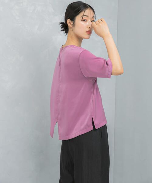 URBAN RESEARCH ROSSO WOMEN(アーバンリサーチ ロッソ)の「UVカットサテンブラウス(Tシャツ/カットソー・レディース・ブラック/ピンク/ホワイト系その他・FREE)」の6枚目の写真