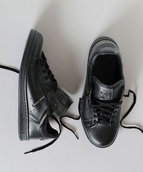 adidas(アディダス)の「adidas / アディダス STAN SMITH LUX / HQ6787(スニーカー・メンズ・ブラック・26cm/26.5cm/27cm/27.5cm/28cm)」の1枚目の写真