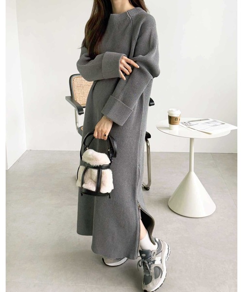 セール】【S-LLサイズ】裾ゴールドジップ使いスリットニットワンピース