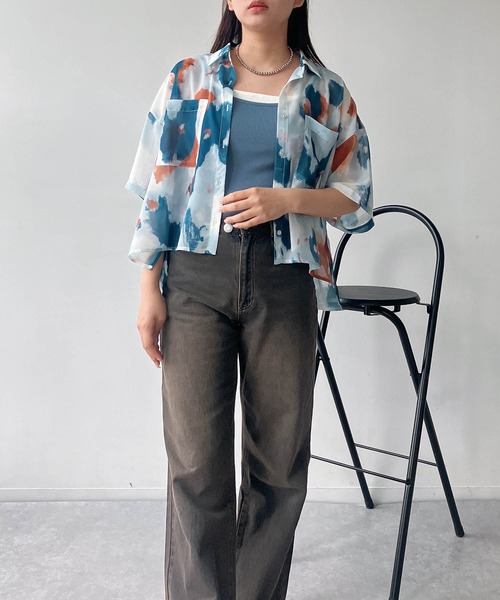 AS KNOW AS plus(アズノゥアズプラス)の「●ダブルポケット付き スリット入り シアー半袖シャツ(シャツ/ブラウス・レディース・ホワイト系/ブルー系/その他/ブラック系/ブラック系その他/ホワイト系その他・FREE)」の9枚目の写真