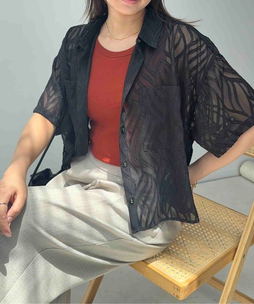 AS KNOW AS plus(アズノゥアズプラス)の「●ダブルポケット付き スリット入り シアー半袖シャツ(シャツ/ブラウス・レディース・ホワイト系/ブルー系/その他/ブラック系/ブラック系その他/ホワイト系その他・FREE)」の22枚目の写真