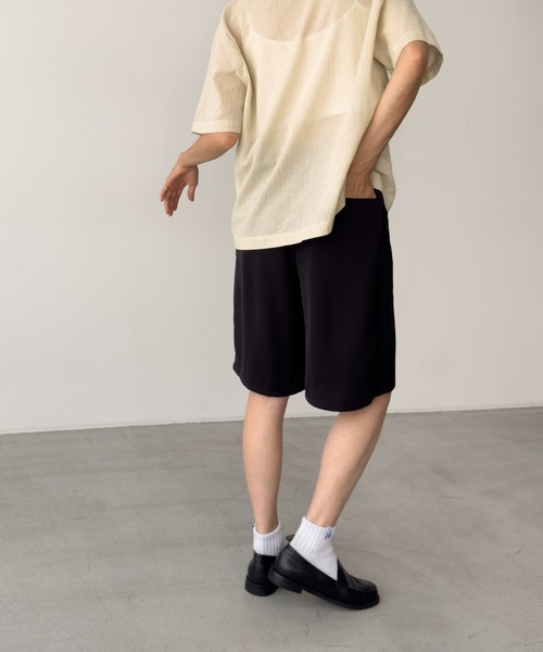 CANAL JEAN（キャナルジーン）の「ツータックサテンビッグショーツ（その他パンツ・レディース・ブラック・マルチサイズ）」の3枚目の写真