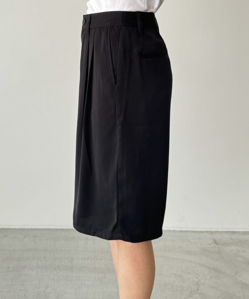 CANAL JEAN（キャナルジーン）の「ツータックサテンビッグショーツ（その他パンツ・レディース・ブラック・マルチサイズ）」の11枚目の写真