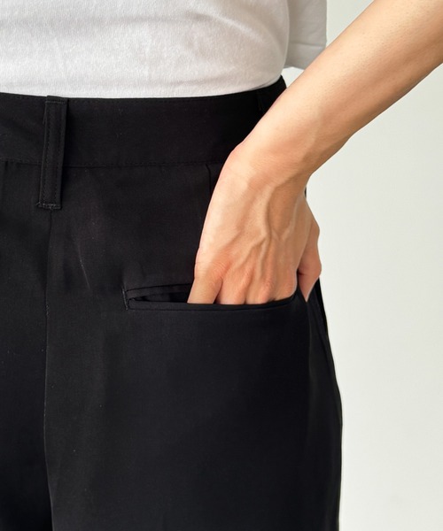 CANAL JEAN（キャナルジーン）の「ツータックサテンビッグショーツ（その他パンツ・レディース・ブラック・マルチサイズ）」の14枚目の写真