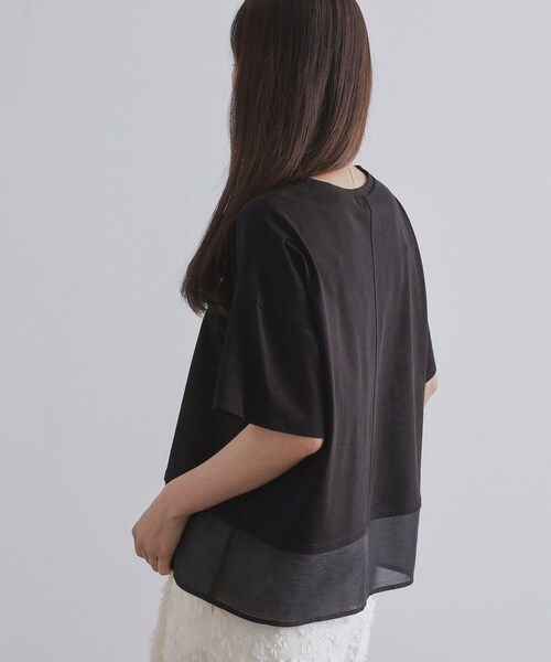 OPAQUE.CLIP(オペークドットクリップ)の「裾シアードッキングボクシーTシャツ【洗濯機洗い可】(Tシャツ/カットソー・レディース・ブラック/ホワイト・38/40)」の3枚目の写真