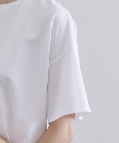 OPAQUE.CLIP(オペークドットクリップ)の「裾シアードッキングボクシーTシャツ【洗濯機洗い可】(Tシャツ/カットソー・レディース・ブラック/ホワイト・38/40)」の15枚目の写真