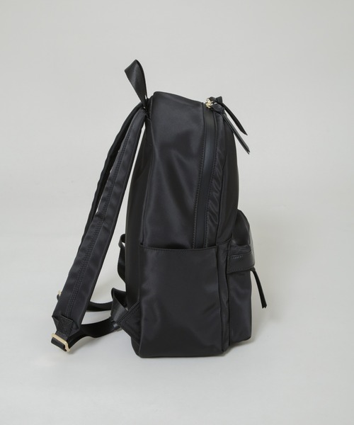 NANO universe（ナノユニバース）の「撥水マルチポケットリュック（バックパック/リュック・レディース・グレー/ブラック・FREE）」の7枚目の写真