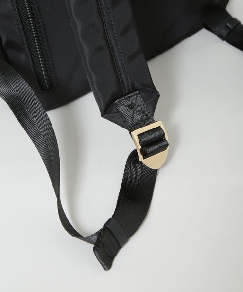 NANO universe（ナノユニバース）の「撥水マルチポケットリュック（バックパック/リュック・レディース・グレー/ブラック・FREE）」の9枚目の写真