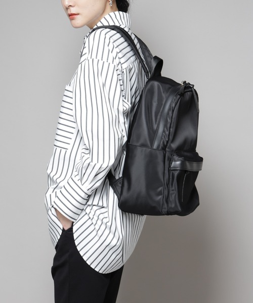 NANO universe（ナノユニバース）の「撥水マルチポケットリュック（バックパック/リュック・レディース・グレー/ブラック・FREE）」の3枚目の写真