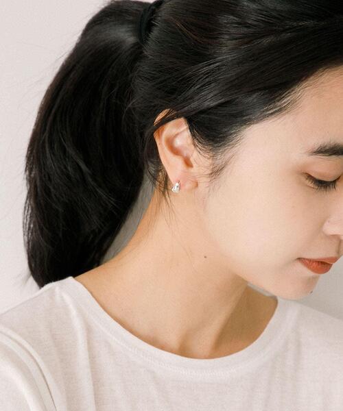 URBAN RESEARCH（アーバンリサーチ）の「decor『デコール』　Plump Drop Pierce M SV（ピアス（両耳用）・レディース・シルバー・-）」の2枚目の写真