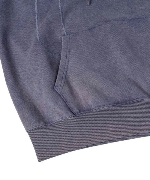 EVISU（エヴィス）の「【EVISU】HEAVY WASHED AFTER-HOOD SWEATSHIRT / ネイビー [2EAEJM5SW6119]（パーカー・メンズ・ネイビー・M/L/S/LL）」の3枚目の写真