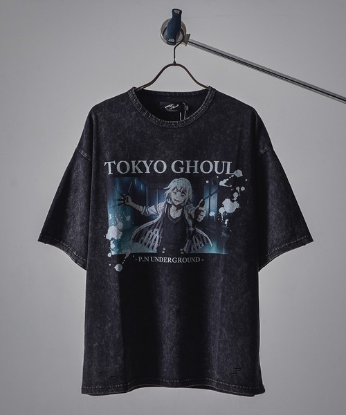 Revo.（レボ）の「『東京喰種 トーキョーグール』×『P.N UNDERGROUND ピー エヌ アンダーグラウンド』コラボ / 鈴屋什造（すずや じゅうぞう） グラフィックプリント ダメージ加工 Tシャツ（Tシャツ/カットソー・メンズ・グレー系/ホワイト/ブラック・M/L/44/46）」の3枚目の写真