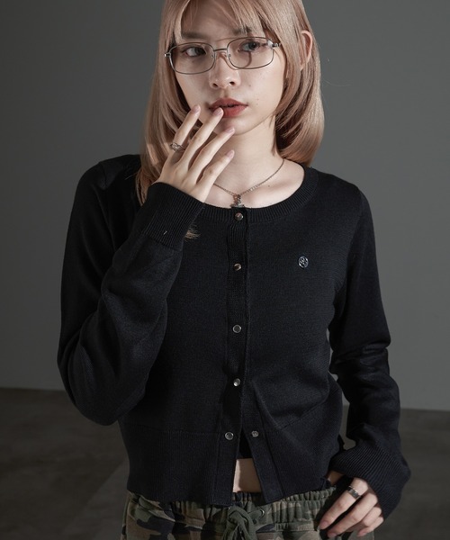 apres jour mignon(アプレジュールミニョン)の「メタルプレートクロップドカーディガン【ZOZOTOWN限定アイテム】(カーディガン/ボレロ・レディース・ブラック/グレー/ブラック系その他/杢グレー・X-LARGE/フリー)」の2枚目の写真