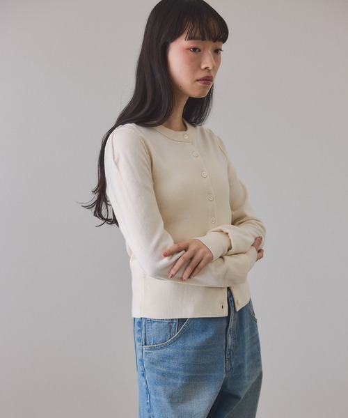 ADAM ET ROPE'（アダムエロペ）の「梳毛クルーネックカーディガンストールセット（カーディガン/ボレロ・レディース・ブラウン/グレー/イエロー/キナリ・FREE）」の2枚目の写真