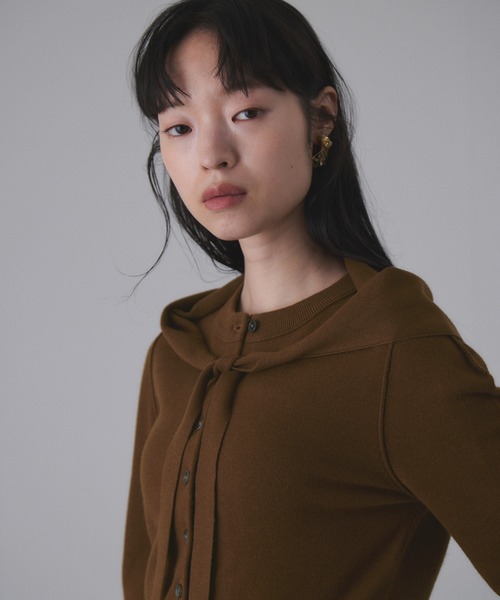 ADAM ET ROPE'（アダムエロペ）の「梳毛クルーネックカーディガンストールセット（カーディガン/ボレロ・レディース・ブラウン/グレー/イエロー/キナリ・FREE）」の15枚目の写真