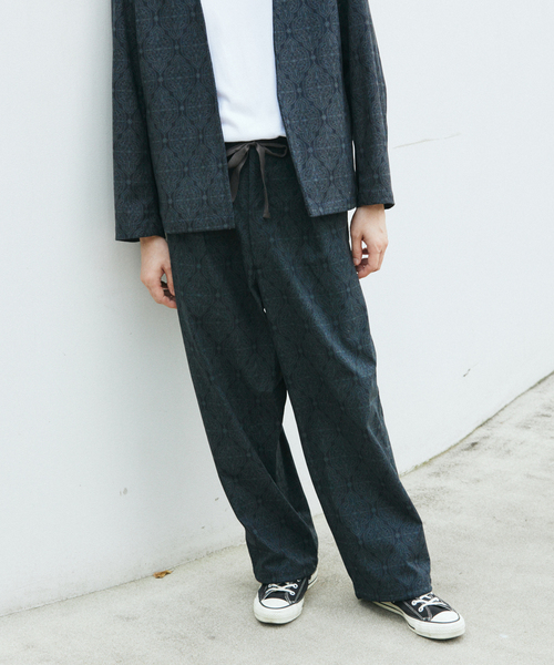 JOURNAL STANDARD(ジャーナルスタンダード)の「TRICOT CORD オーバー パンツ / セットアップ対応(その他パンツ・メンズ・チャコールグレー/ブラック/ブラウン/チョコ/ダークブルー・SMALL/MEDIUM/LARGE)」の21枚目の写真