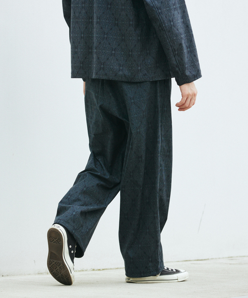 JOURNAL STANDARD(ジャーナルスタンダード)の「TRICOT CORD オーバー パンツ / セットアップ対応(その他パンツ・メンズ・チャコールグレー/ブラック/ブラウン/チョコ/ダークブルー・SMALL/MEDIUM/LARGE)」の13枚目の写真