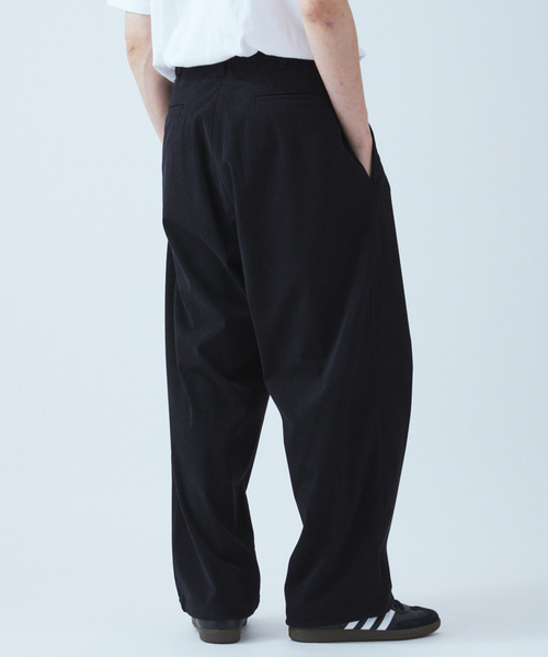 JOURNAL STANDARD(ジャーナルスタンダード)の「TRICOT CORD オーバー パンツ / セットアップ対応(その他パンツ・メンズ・チャコールグレー/ブラック/ブラウン/チョコ/ダークブルー・SMALL/MEDIUM/LARGE)」の6枚目の写真