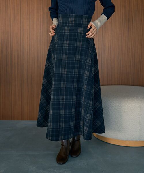 earth music&ecology（アースミュージックアンドエコロジー）の「バックレースアップチェックスカート（スカート・レディース・ネイビー/キャメル/ボルドー・M/S）」の12枚目の写真
