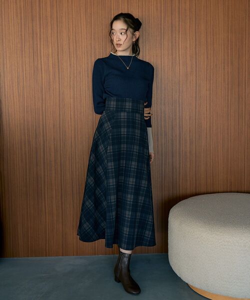 earth music&ecology（アースミュージックアンドエコロジー）の「バックレースアップチェックスカート（スカート・レディース・ネイビー/キャメル/ボルドー・M/S）」の14枚目の写真