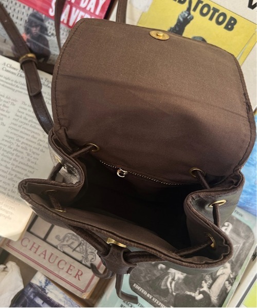 Burner（バーナー）の「【OKUOKU　0909】レトロ 縦型フラップレザーバックパック oku-bag-7-25【RBTS】（バックパック/リュック・レディース・ダークブラウン/ブラック・FREE）」の6枚目の写真