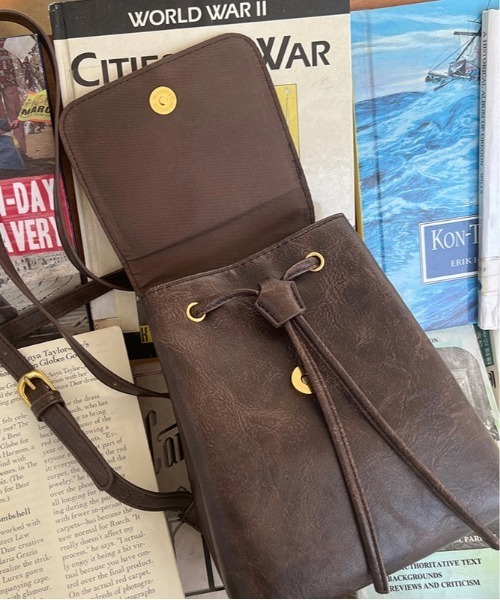 Burner（バーナー）の「【OKUOKU　0909】レトロ 縦型フラップレザーバックパック oku-bag-7-25【RBTS】（バックパック/リュック・レディース・ダークブラウン/ブラック・FREE）」の7枚目の写真