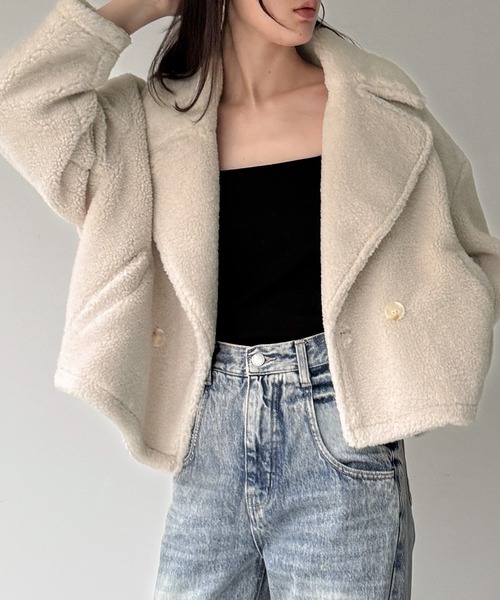 junoah(ジュノア)の「クロップドボアコート(その他アウター・レディース・ブラウン/アイボリー/ピンクベージュ・SMALL/MEDIUM/LARGE)」の4枚目の写真